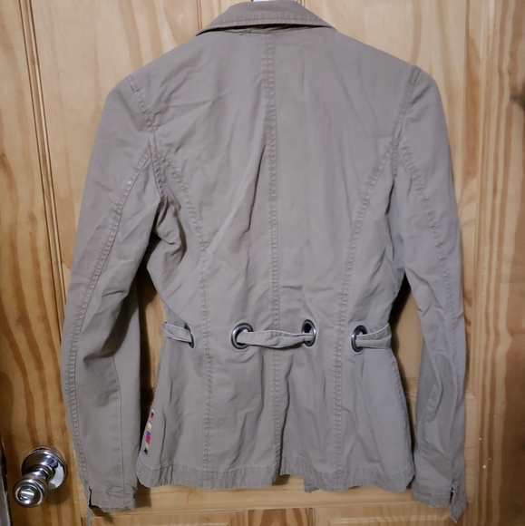 🌸Tan Floral Inner lining Jacket - Picture 7 of 7